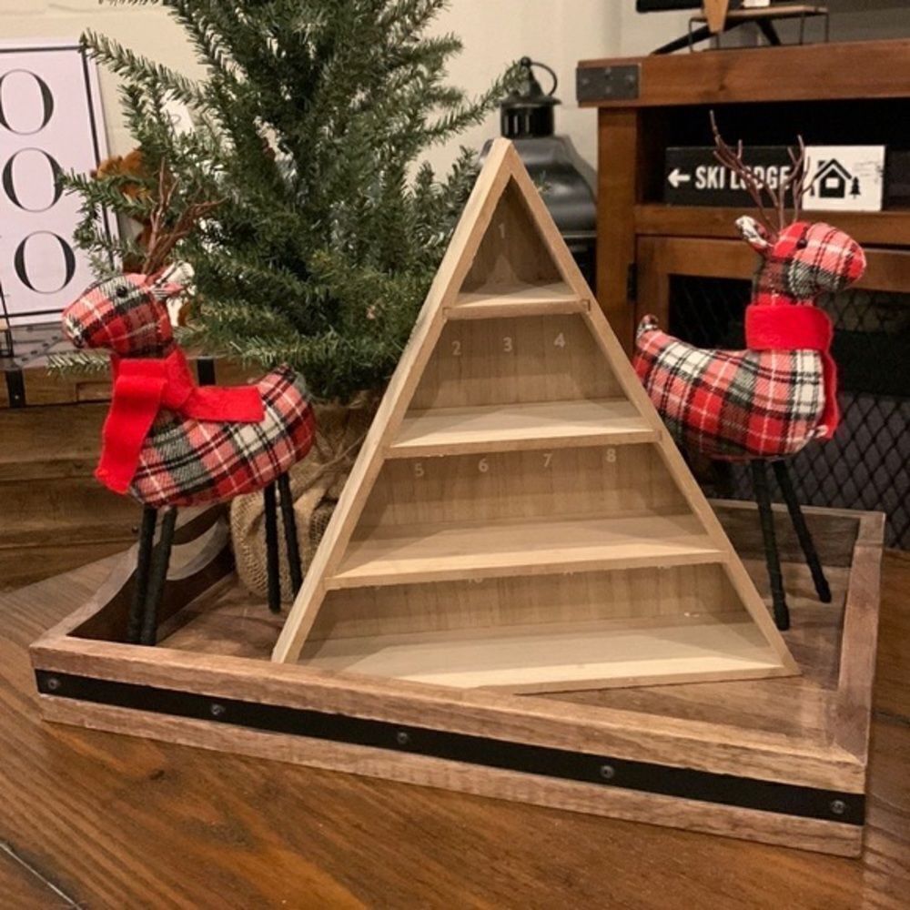 ‎WOOD CHRISTMAS TREE 12 DAY ADVENT